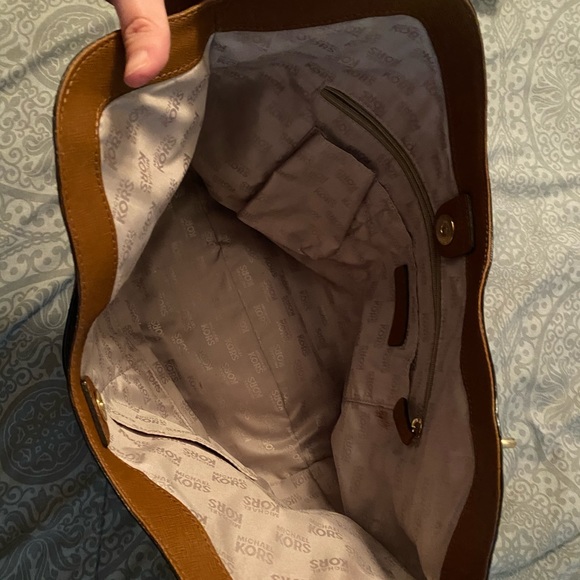 Michael Kors camel purse - Picture 6 of 8